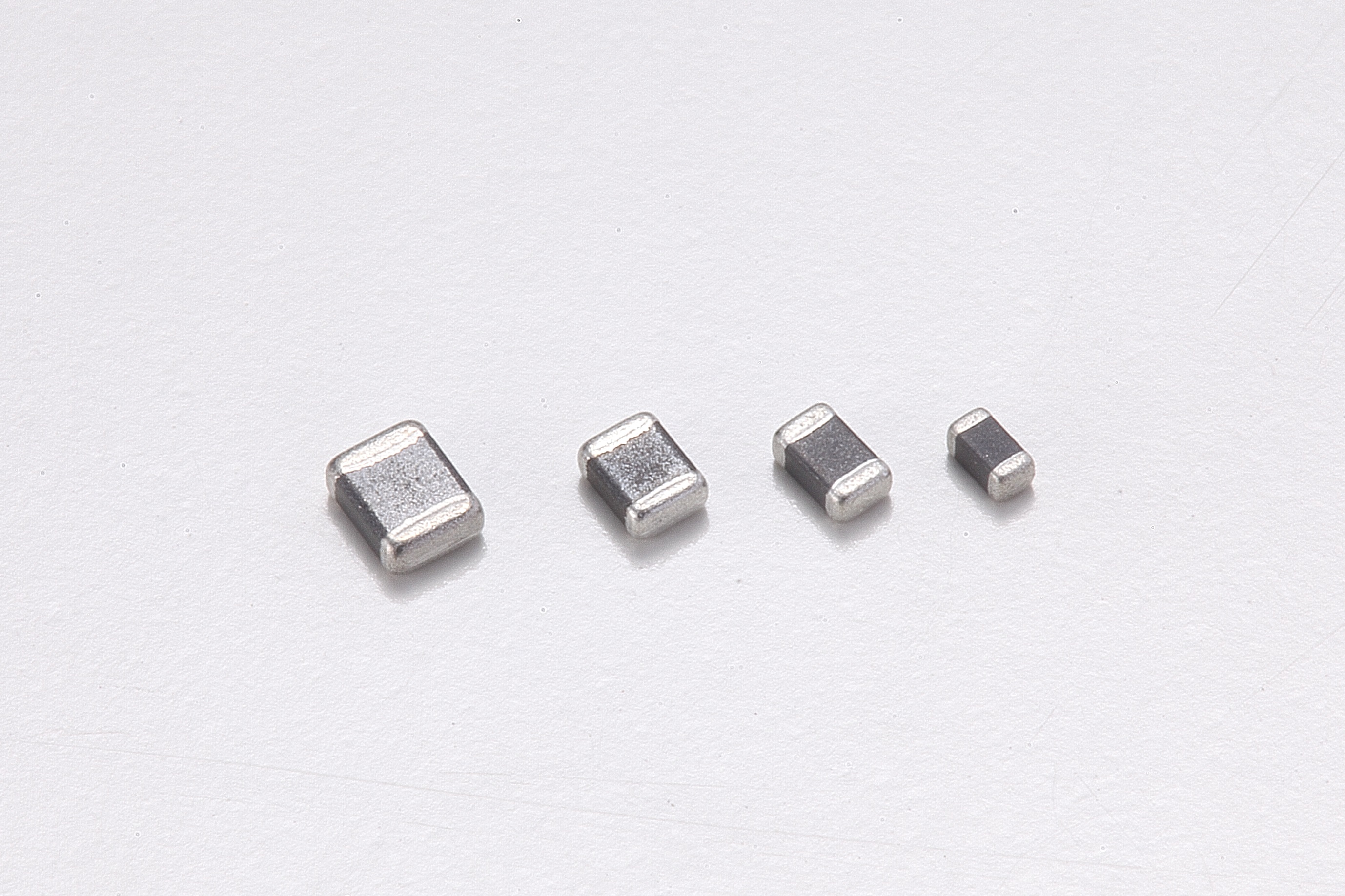 LI0402C221R-10 Laird - Datasheet PDF & Technical Specs