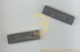 PIC16F77-I/P by Microchip